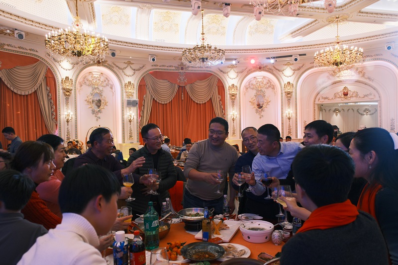 安嘉2025年年会敬酒 安嘉2025年年会敬酒