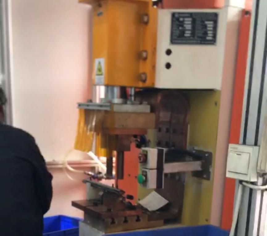 座椅滑轨滑芯加强块凸焊机,滑轨滑芯加强块点焊机 座椅滑轨滑芯加强块凸焊机,滑轨滑芯加强块点焊机