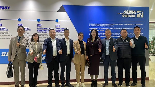 苏抖会来厂参观人员合影